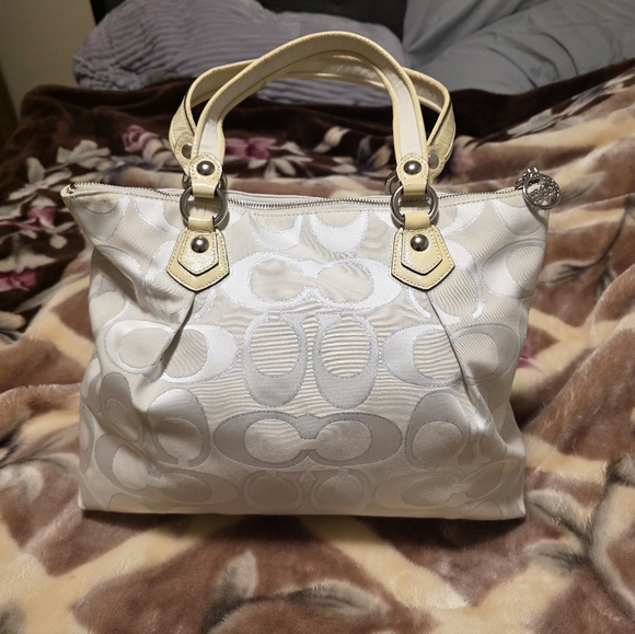 Coach Ivory and Creme Glam Poppy Signature Tote - Picture 2 of 16